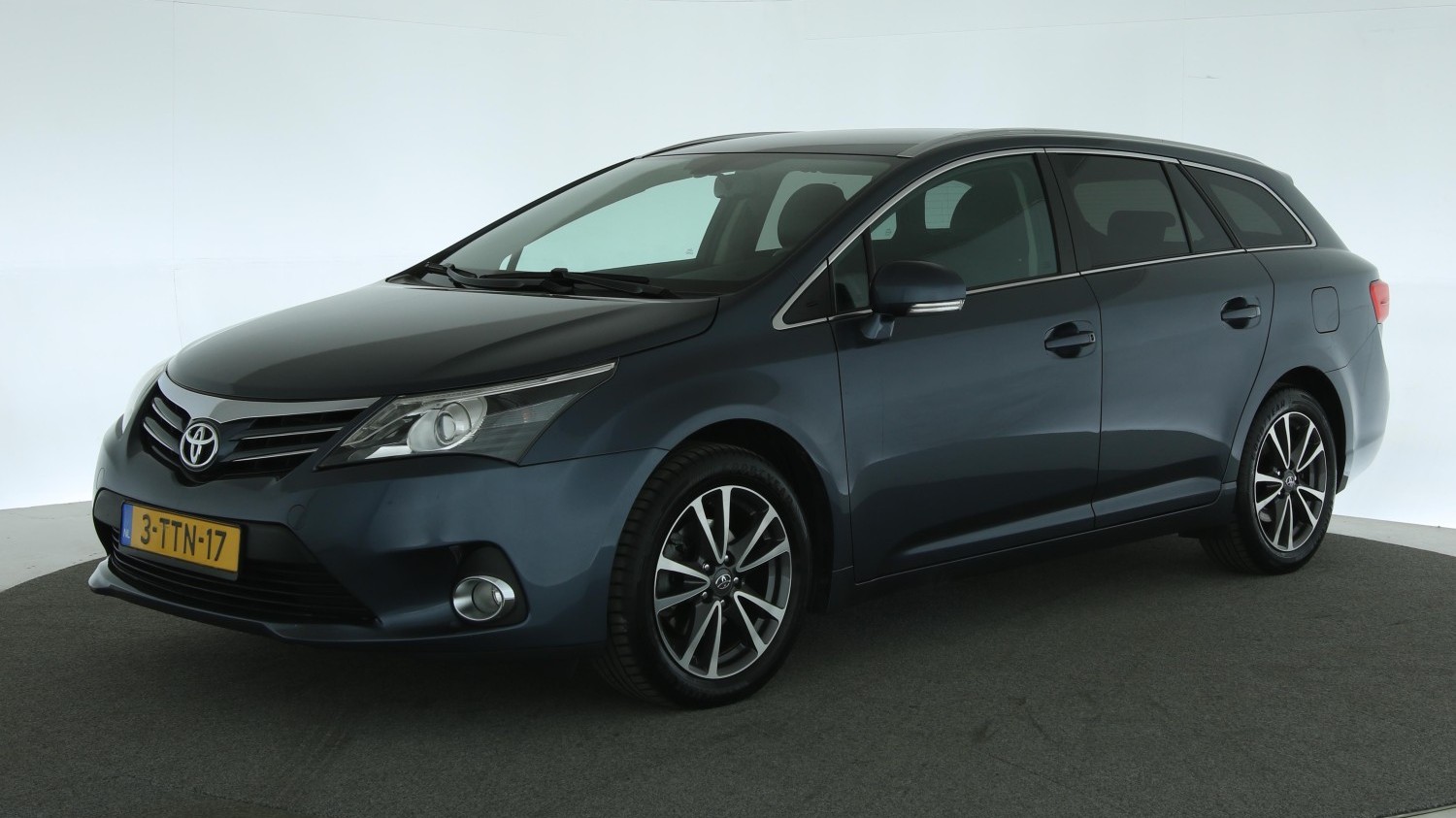 Toyota Avensis Station 2014 3-TTN-17 1
