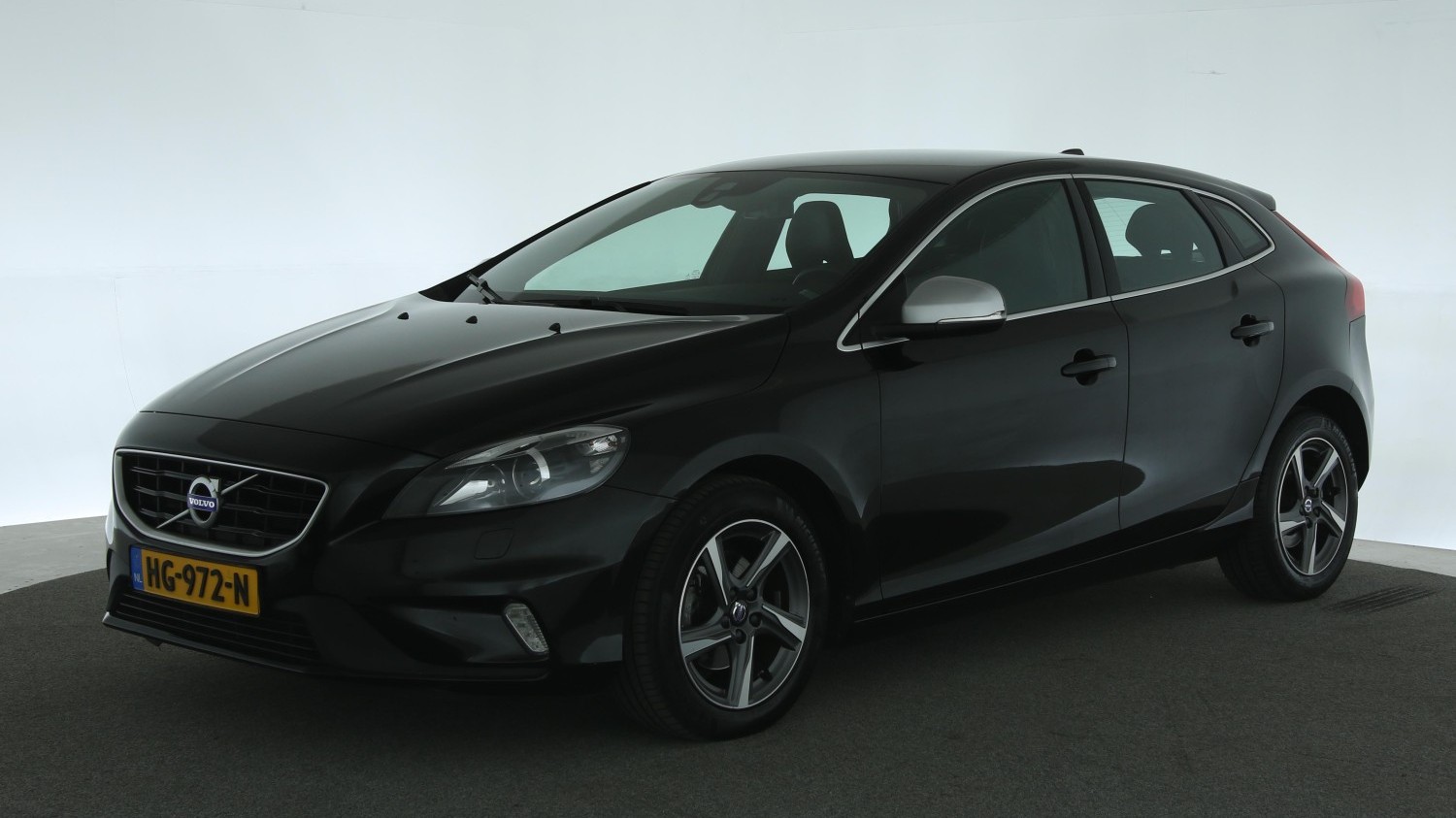 Volvo V40 Hatchback 2015 HG-972-N 1