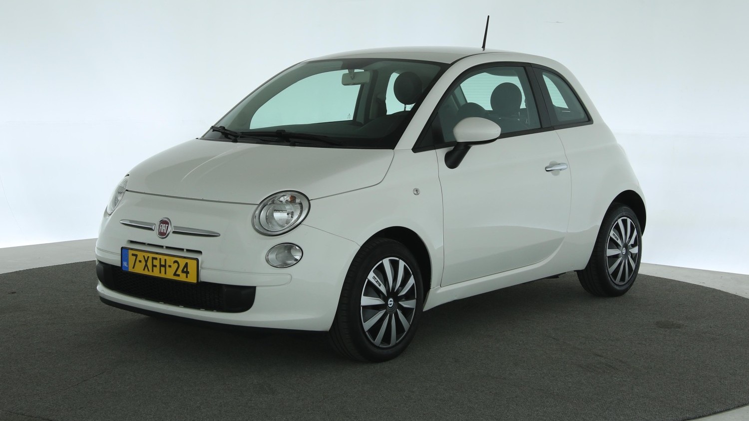 Fiat 500 Hatchback 2014 7-XFH-24 1