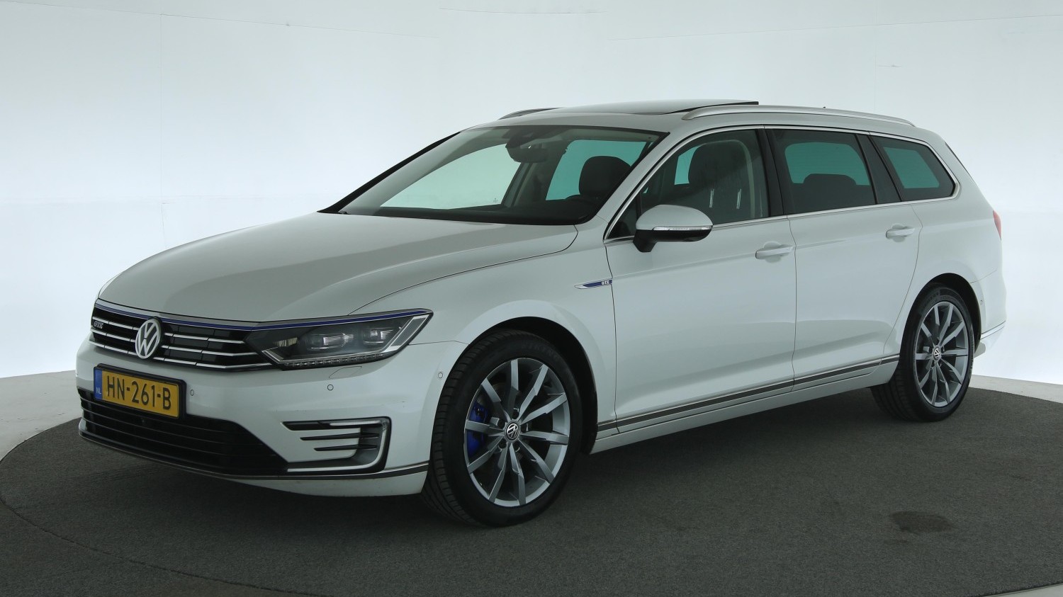Volkswagen Passat Station 2015 HN-261-B 1