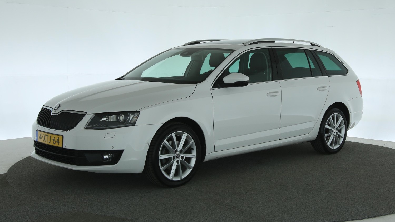 Skoda Octavia Station 2014 4-XTJ-64 1