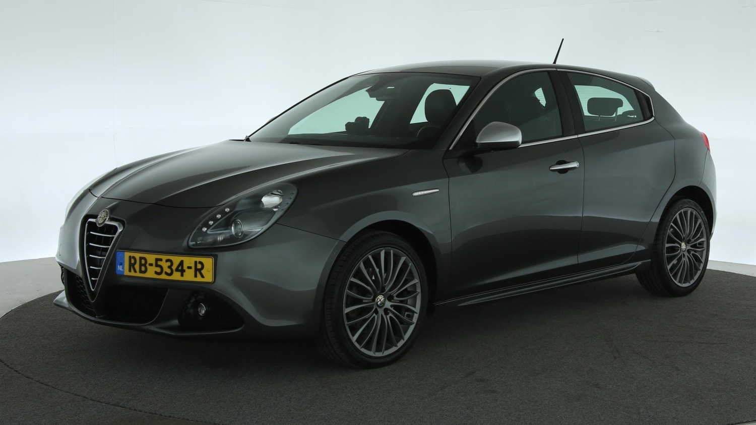 Alfa Romeo Giulietta Hatchback 2011 RB-534-R 1