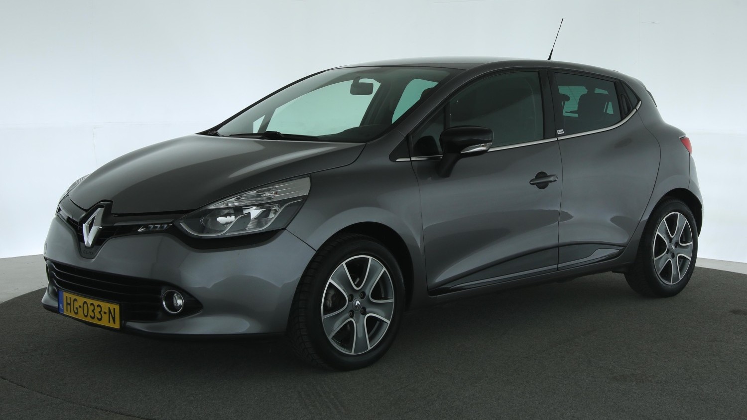 Renault Clio Hatchback 2015 HG-033-N 1